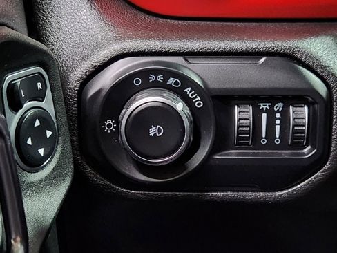Used 2021 Jeep Wrangler Unlimited Rubicon AWD/4WD image 40