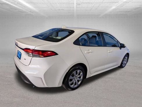 Used 2023 Toyota Corolla LE FWD image 5