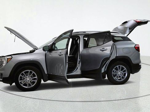 Used 2024 GMC Terrain SLT AWD/4WD image 11