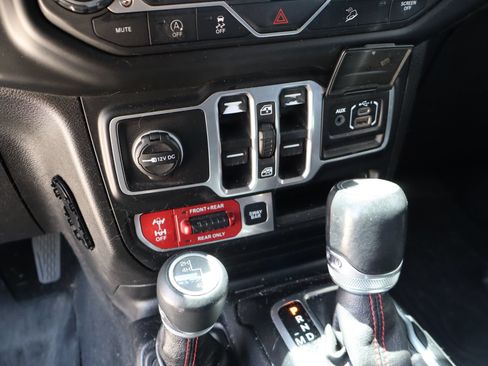 Used 2018 Jeep Wrangler Unlimited Rubicon AWD/4WD image 20