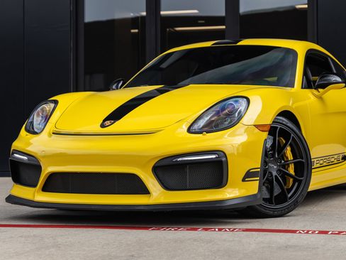 Certified 2016 Porsche Cayman GT4 RWD image 7