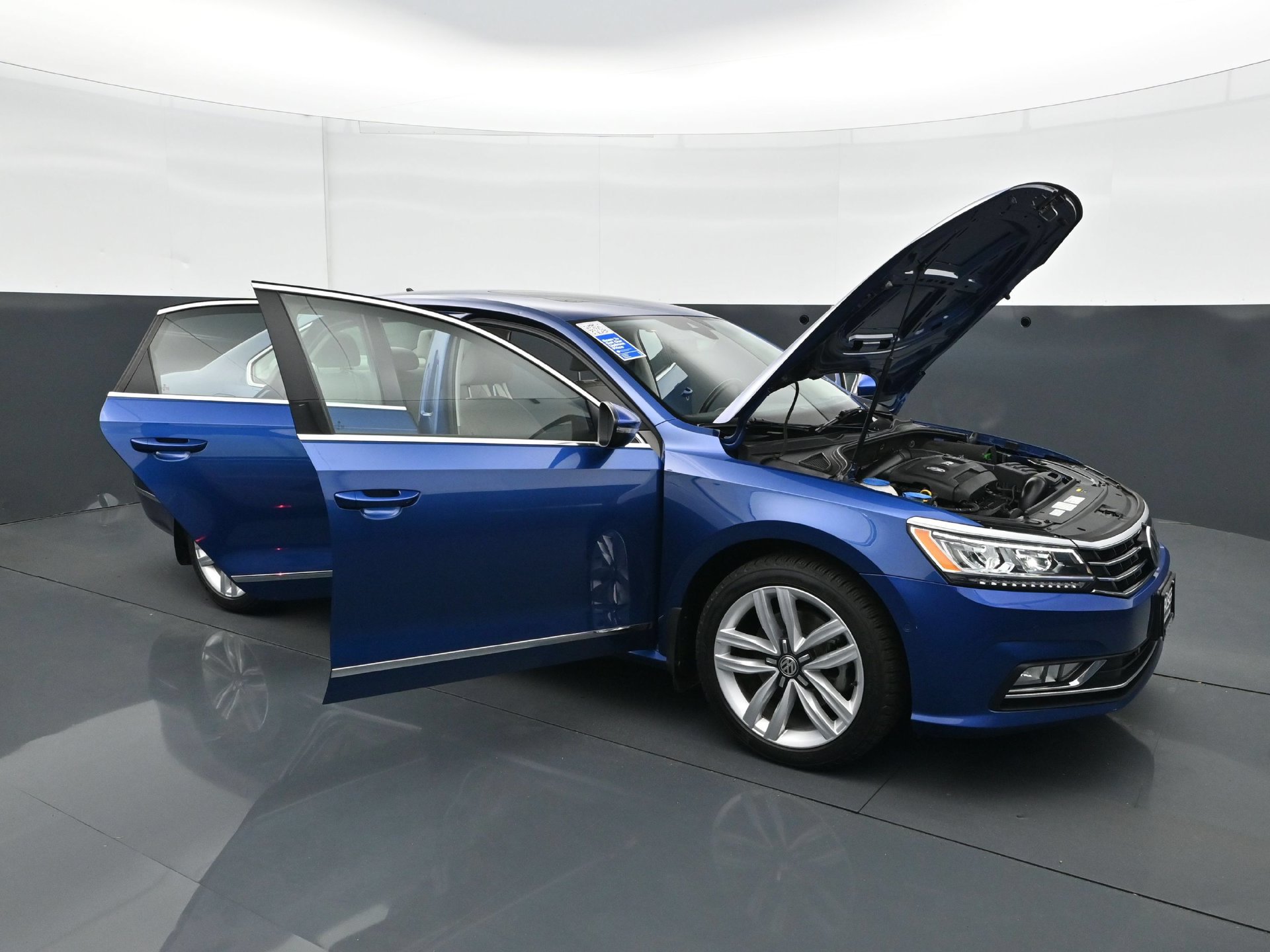 Used 2017 Volkswagen Passat 1.8T SEL Premium FWD image 34