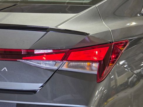 Certified 2025 Hyundai Elantra Sport image 12