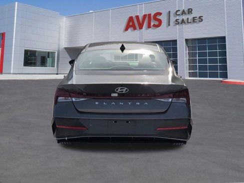 Used 2025 Hyundai Elantra SEL FWD image 7