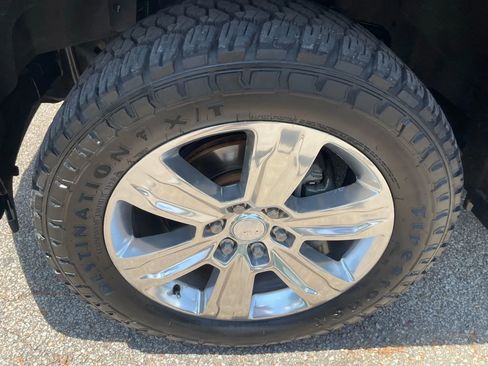 Used 2015 Ford F150 Platinum w/ Equipment Group 701A Luxury image 9