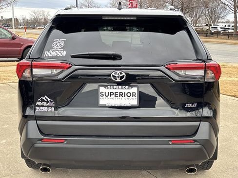 Used 2021 Toyota RAV4 XLE w/ Convenience Package image 5