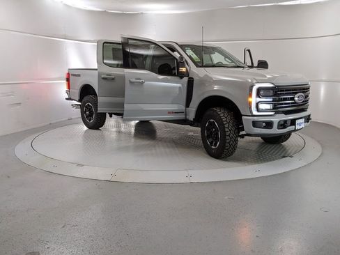 New 2026 Ford F250 Platinum w/ Tremor Off-Road Package image 6