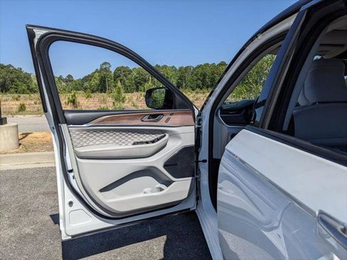 Certified 2022 Jeep Grand Cherokee Summit w/ Adv Protech Group IV AWD/4WD image 66