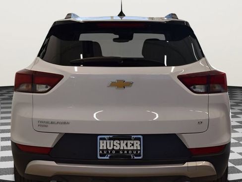 Used 2025 Chevrolet TrailBlazer LT w/ Driver Confidence Package AWD/4WD image 11
