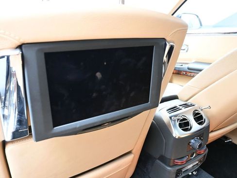 Used 2013 Rolls-Royce Ghost image 22