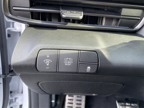 New 2025 Hyundai Elantra SEL image 14