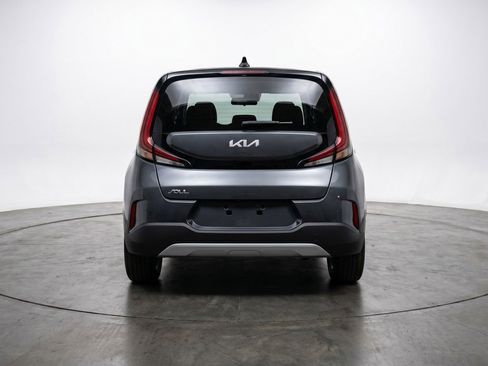 Used 2025 Kia Soul LX w/ LX Technology Package FWD image 7