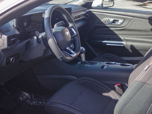 Used 2025 Ford Mustang Coupe image 18