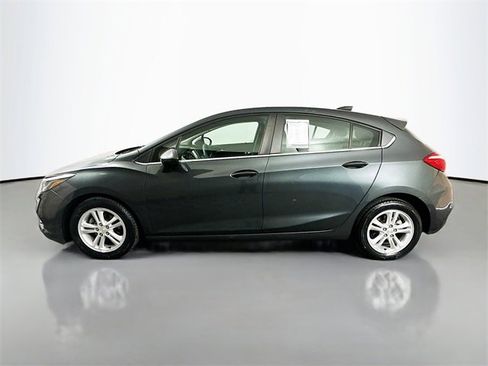 Used 2018 Chevrolet Cruze LT image 4