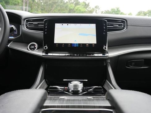 Used 2024 Jeep Wagoneer Series III AWD/4WD image 11