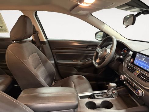 Used 2024 Nissan Altima 2.5 S FWD image 16
