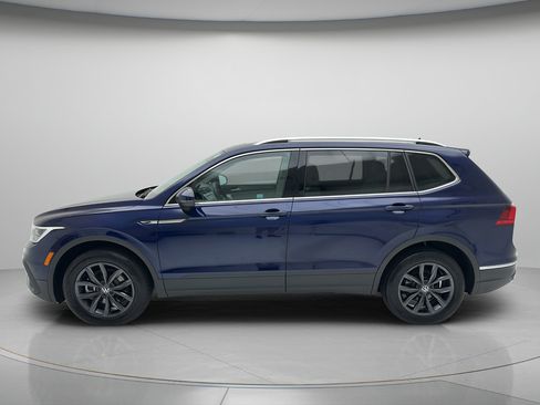 Used 2023 Volkswagen Tiguan SE AWD/4WD image 7