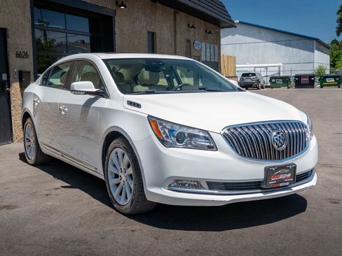 Used 2016 Buick LaCrosse Leather w/ Experience Buick Package FWD image 4