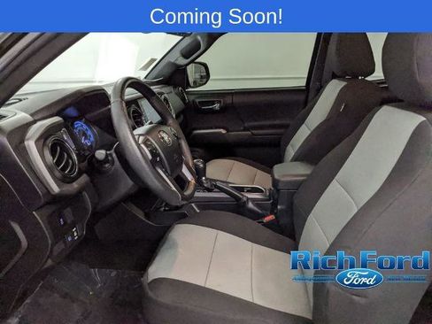 Used 2022 Toyota Tacoma TRD Off-Road image 21