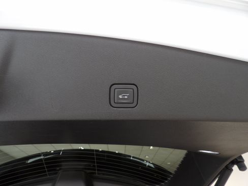 Used 2024 Cadillac XT6 Sport w/ LPO, Floor Liner Package AWD/4WD image 21