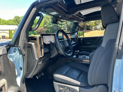 Used 2025 GMC Hummer EV 3X w/ LPO, Sport Package AWD/4WD image 41