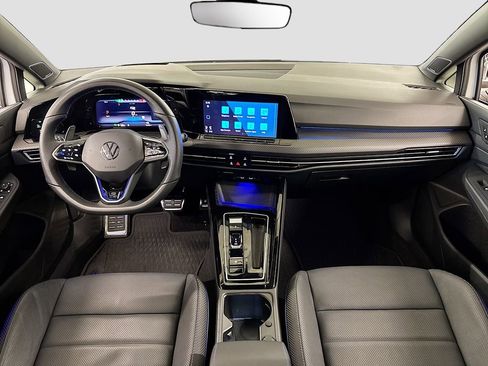 Used 2024 Volkswagen Golf R image 9