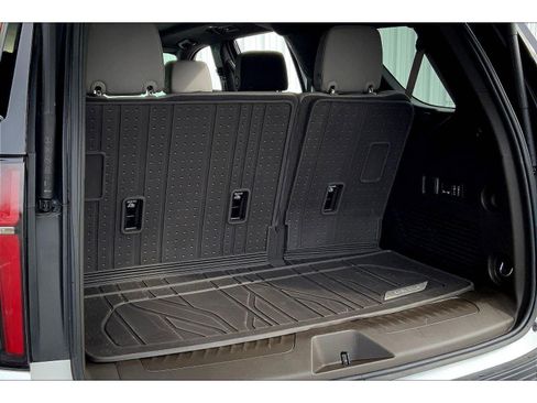 Used 2024 Chevrolet Tahoe LT w/ LT Signature Package image 26