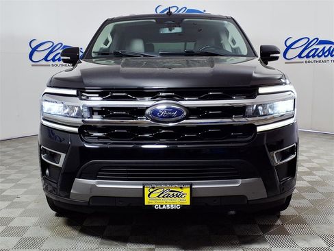 Used 2023 Ford Expedition Limited image 3