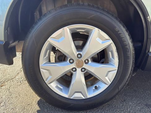 Used 2015 Subaru Forester 2.5i Premium AWD/4WD image 10