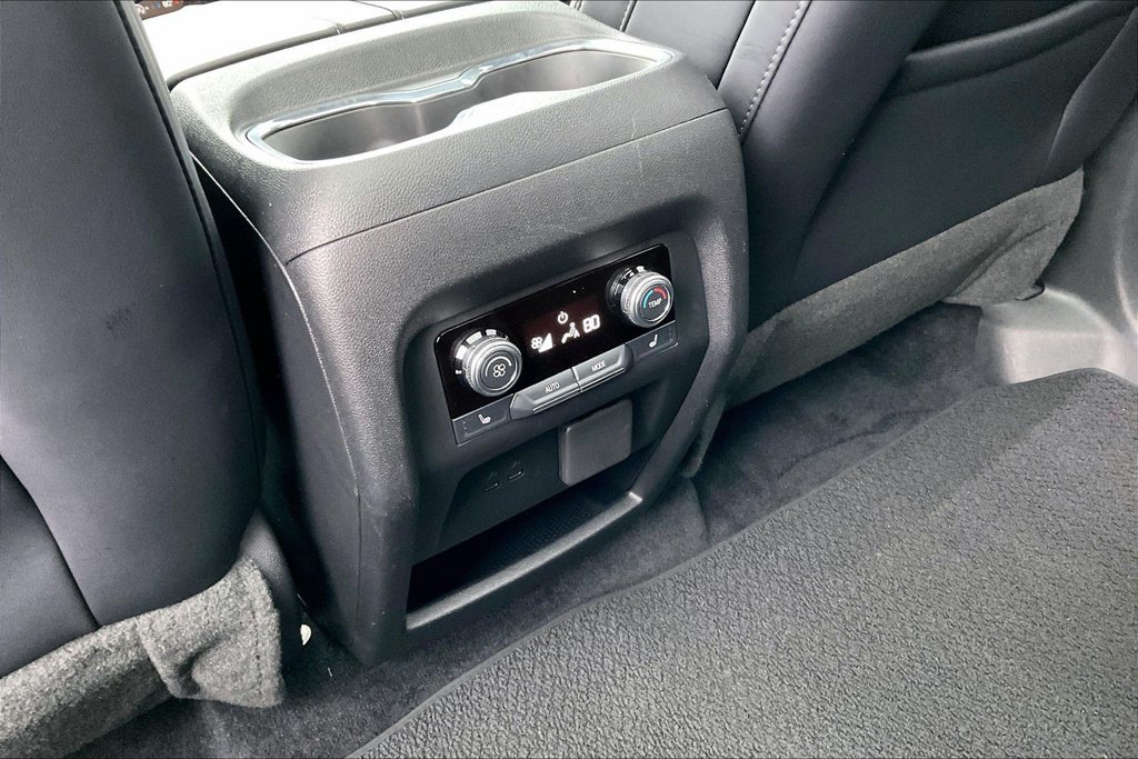 Used 2025 GMC Acadia Denali w/ Super Cruise Package FWD image 11
