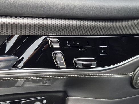 Used 2022 Jeep Grand Wagoneer Series II AWD/4WD image 15