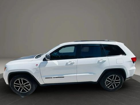 Used 2021 Jeep Grand Cherokee Trailhawk w/ Trailhawk Luxury Group AWD/4WD image 2