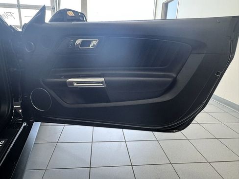 Used 2017 Ford Mustang GT Premium image 17