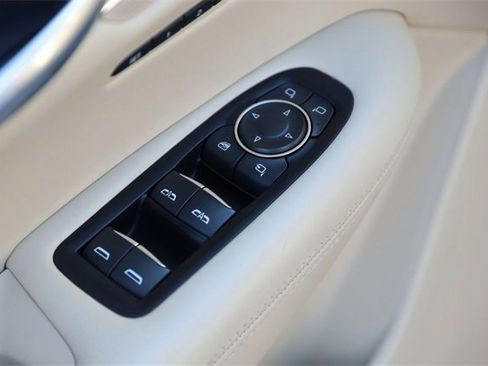 Used 2018 Cadillac XT5 Luxury w/ Driver Awareness Package image 13