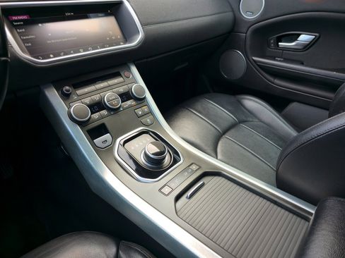 Used 2017 Land Rover Range Rover Evoque SE image 20