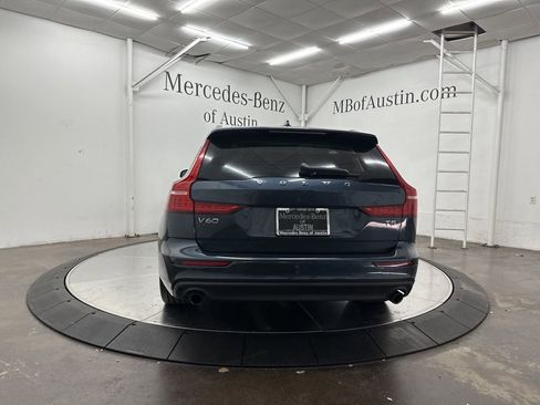 Used 2020 Volvo V60 T5 Momentum FWD image 5