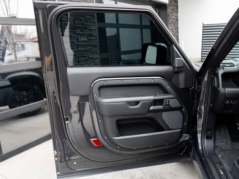 Used 2023 Land Rover Defender 90 Carpathian Edition image 22