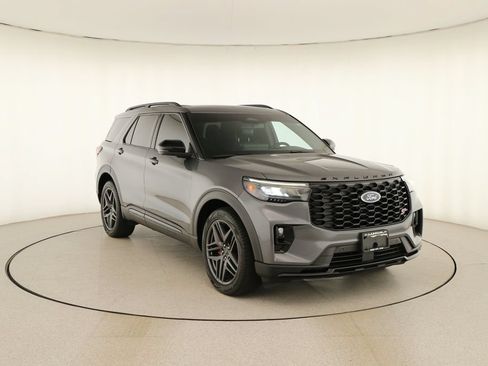Used 2025 Ford Explorer ST AWD/4WD image 10