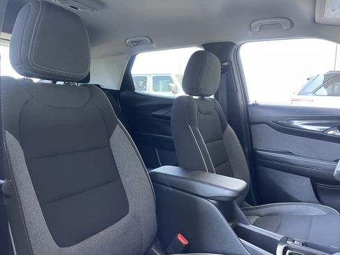 Used 2024 Chevrolet TrailBlazer LT FWD image 27