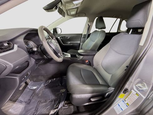 Used 2022 Toyota RAV4 LE image 21