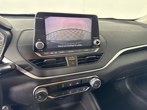 Used 2022 Nissan Altima 2.5 SV image 16