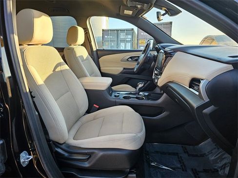 Used 2022 Chevrolet Traverse LT image 15