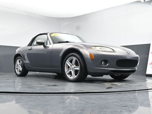 Used 2006 MAZDA MX-5 Miata Touring image 29