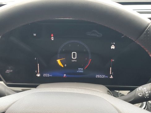 Used 2025 Chevrolet Trax RS w/ Sunroof Package FWD image 28