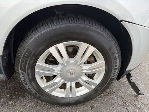 Used 2010 Cadillac SRX Luxury image 2