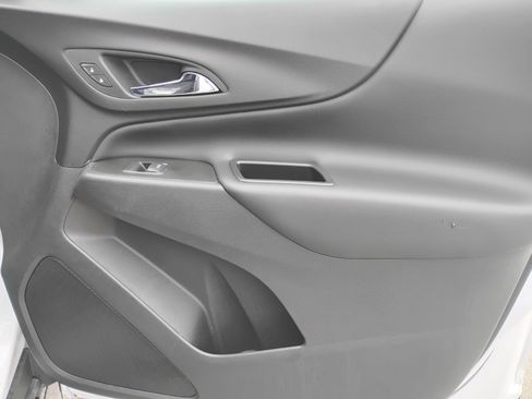 Used 2022 Chevrolet Equinox LT FWD image 28