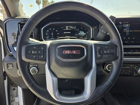 Used 2023 GMC Sierra 1500 SLE image 21