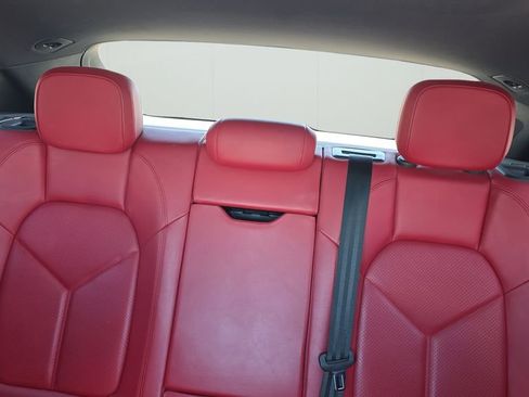 Used 2018 Porsche Macan AWD/4WD image 13