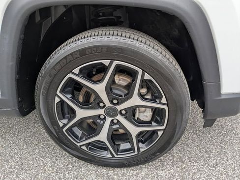 Used 2025 Jeep Compass Limited AWD/4WD image 9