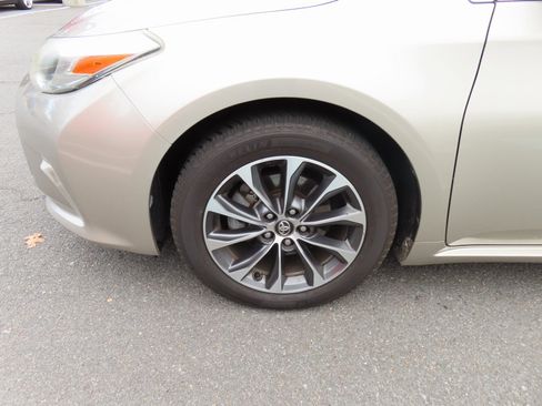 Used 2016 Toyota Avalon XLE Plus image 11